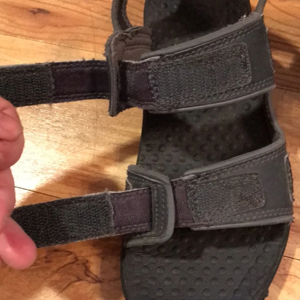 Nike Ndestrukt DRC 2 adj strap red gray water hiking sandals boy’s Sz 2 VGUC